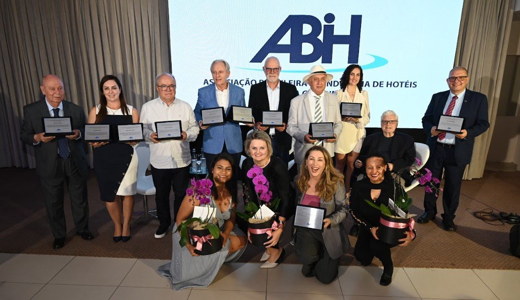 ABIH-SC celebra 60 anos e Dia do Hoteleiro em grande estilo