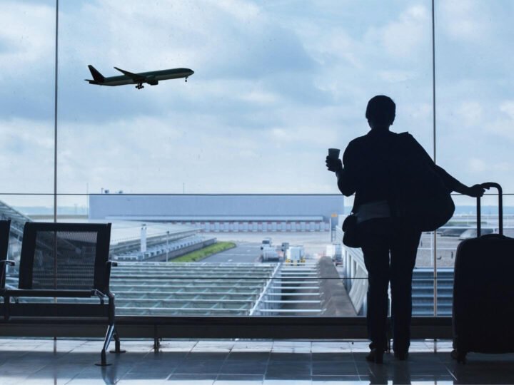 Downgrade em passagens aéreas: entenda os seus direitos